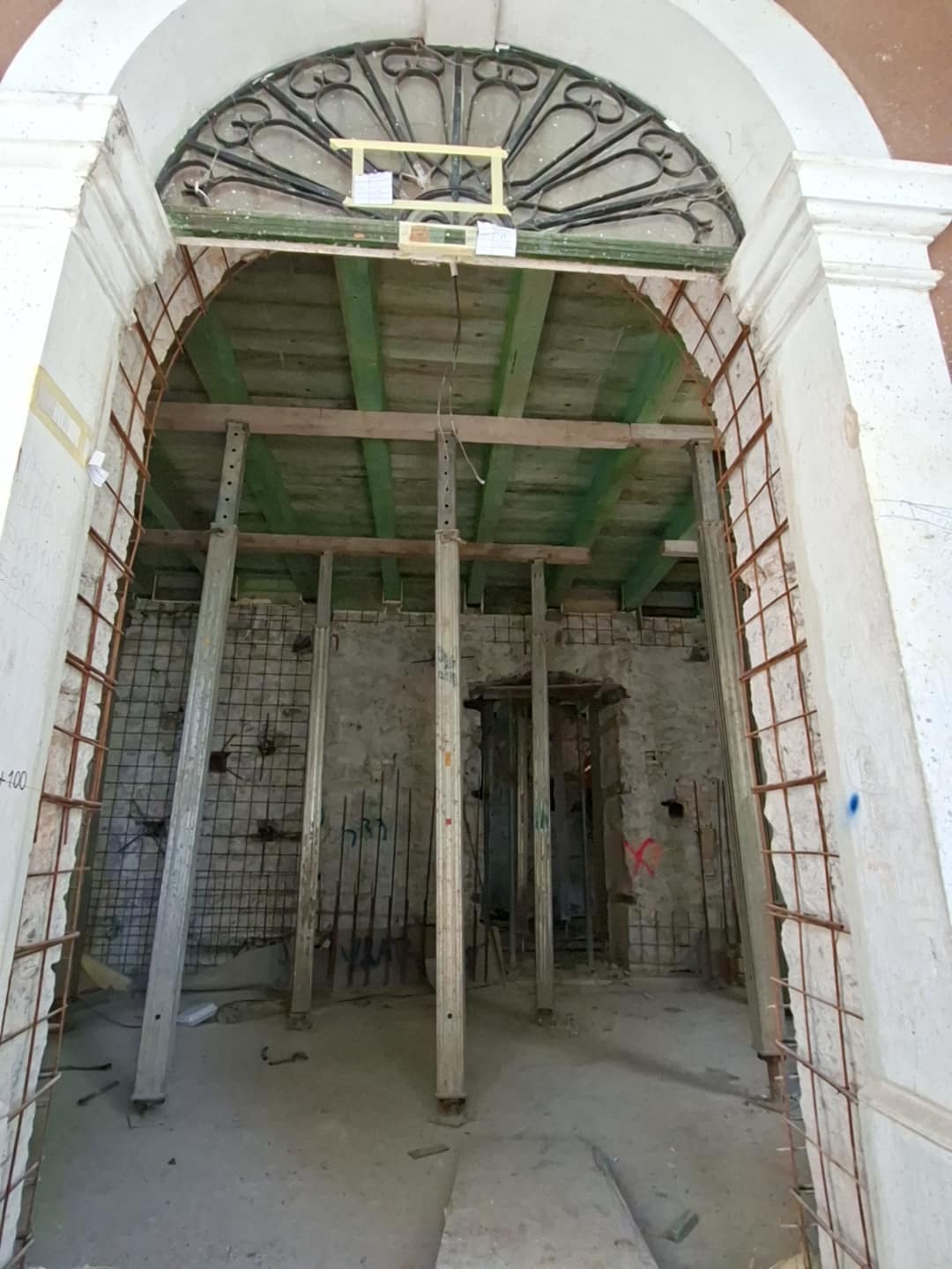 An existing structure preserved and reinforced during the works